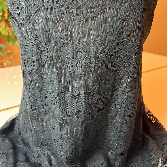 🖤BANANA REPUBLIC BLACK LACE OVER BLACK SHELL TOP SIZE SMALL🖤 - Picture 5 of 16